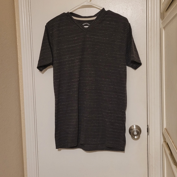 Dikotomy men's medium dark gray and heather gray shirt - Picture 2 of 7